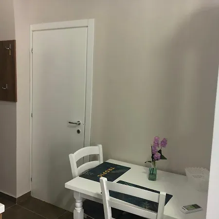 Rezidenca Shopi Ελβασάν